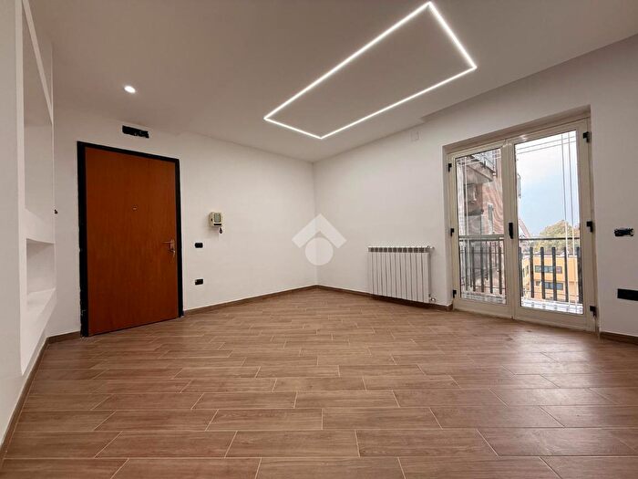 Appartamento trilocale in affitto in Via Mennella, Casalnuovo Di Napoli