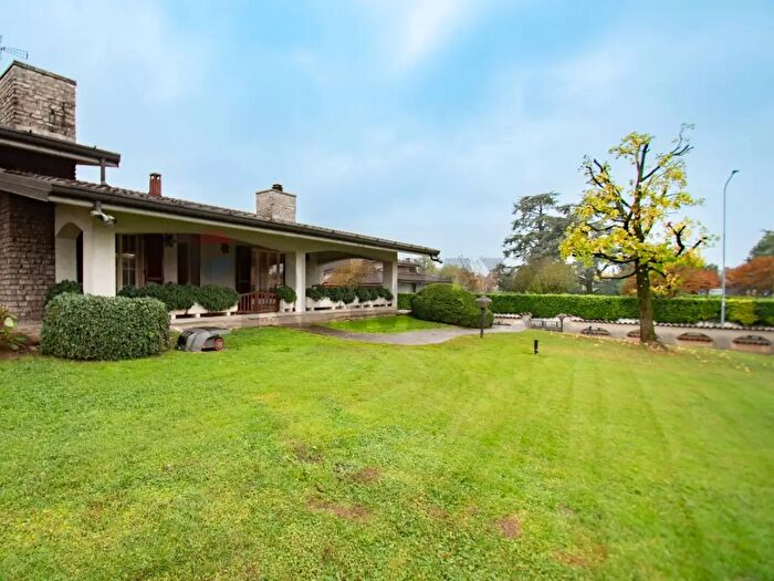 Casa quadrilocale in vendita in Via Rossini, Poncarale