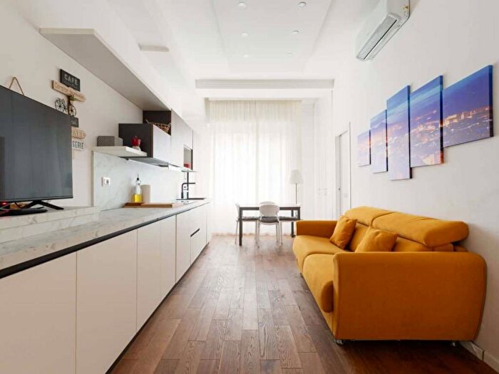 Appartamento trilocale in affitto in Viale Tunisia, Porta Venezia, Milano