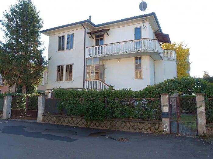 Casa quadrilocale in vendita in Viale della Pace, Rovigo