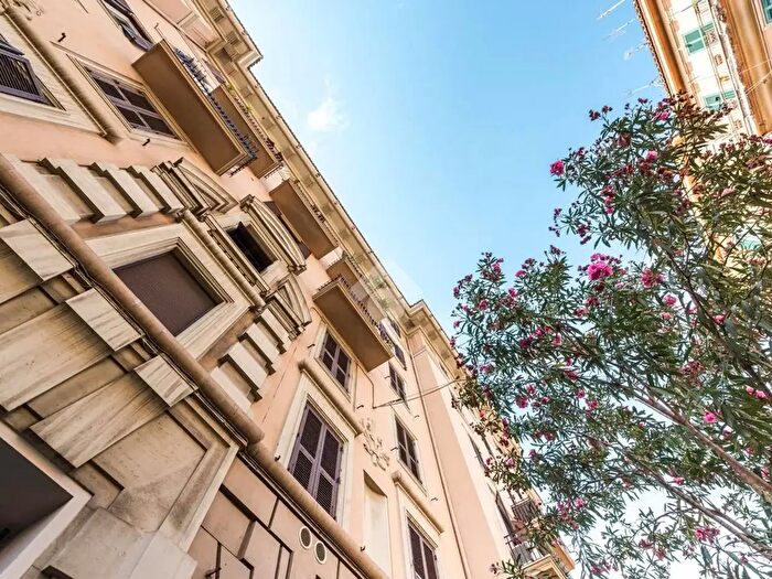 Appartamento trilocale in affitto in Via Nemorense, Roma