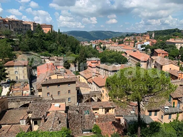 Appartamento trilocale in affitto in Via Maestà delle Volte, Perugia