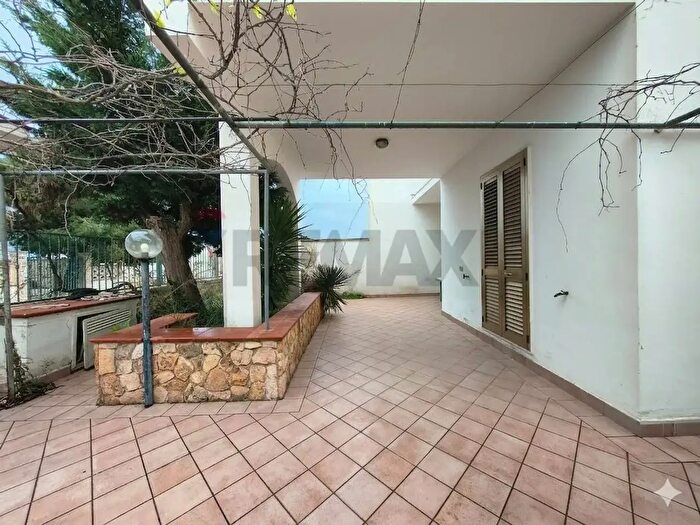 Casa trilocale in vendita in Via aJ Ayer, Porto Cesareo