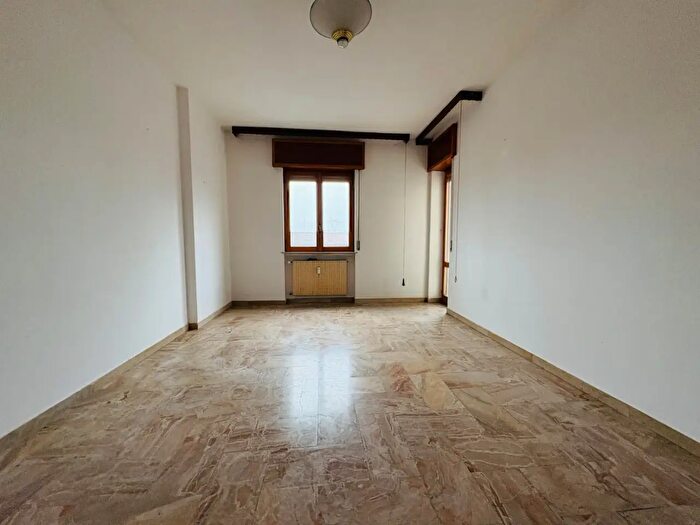 Appartamento trilocale in vendita in Via delle Fornaci, Piacenza