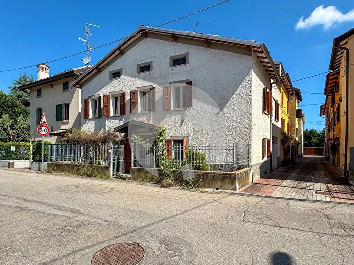 Casa con 9 locali in vendita in Via Blaise Pascal, Reggio Emilia