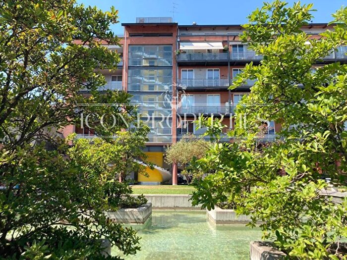 Appartamento quadrilocale in vendita in Via Savona, Milano