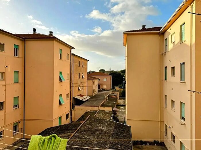 Appartamento trilocale in vendita in Campiglia Marittima