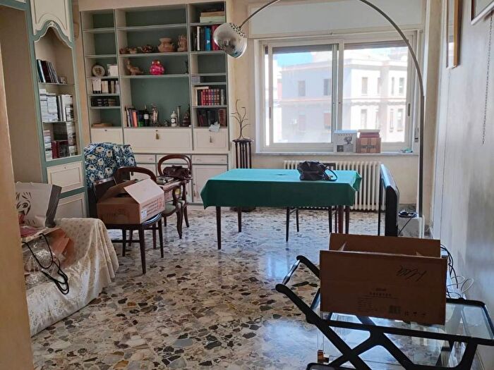 Appartamento quadrilocale in affitto in Via Michelangelo Signorile, Umbertina Madonnella, Bari