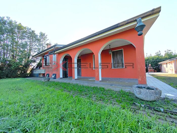 Casa con 5 locali in vendita in Via G Matteotti N Bis Cavarzere Ve, Correzzola