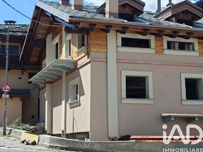 Appartamento con 5 locali in vendita in Via Des Ambrois, Oulx