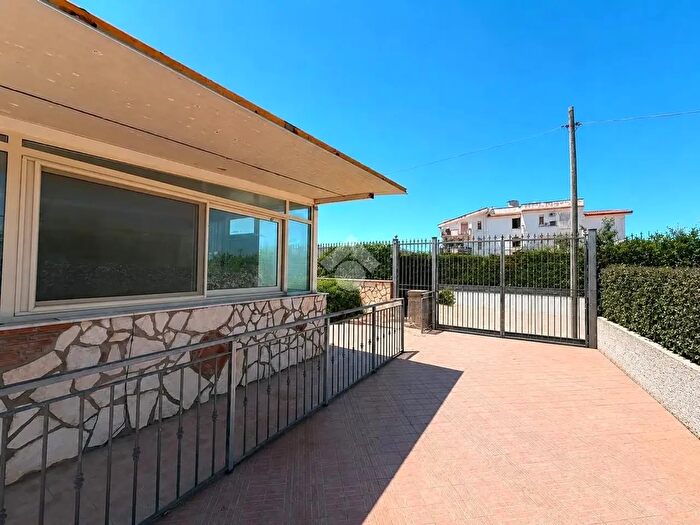 Casa bilocale in vendita in Via Caravaggio, Ficarazzi