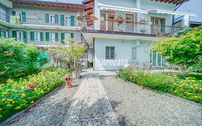 Casa quadrilocale in vendita in Vicolo Monzani, Borgomanero