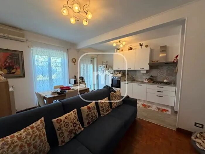 Appartamento trilocale in vendita in Via Oreste Salomone, Roma