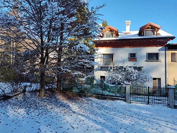 Casa con 5 locali in vendita in Malesco, Malesco