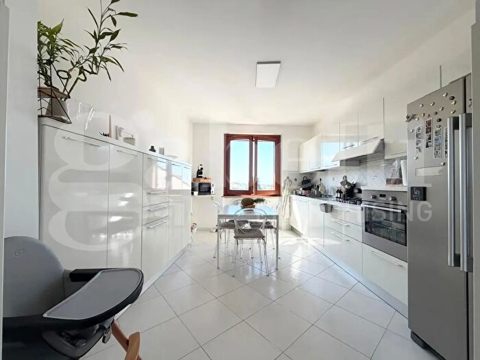 Appartamento con 5 locali in vendita in Via Michelangelo, Assisi
