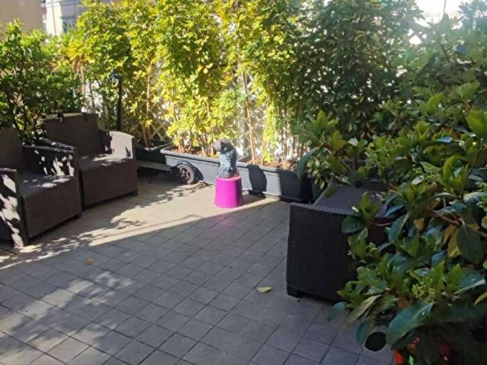 Appartamento trilocale in affitto in via MORGHEN, Vomero, Napoli