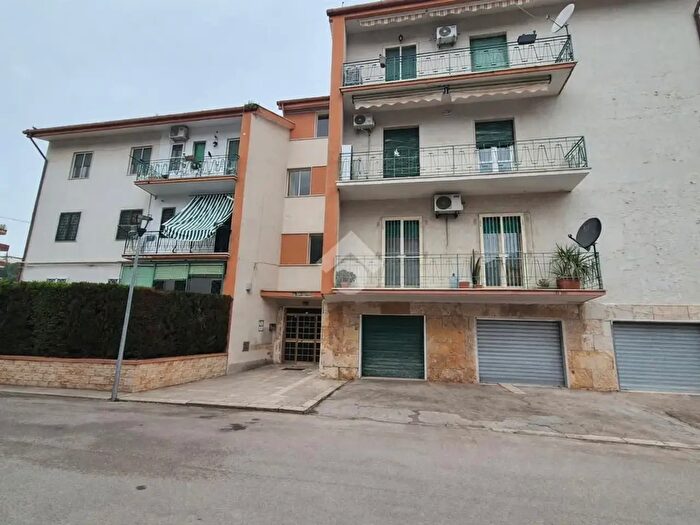 Appartamento con 5 locali in vendita in Via Rione dei Preti, Foggia