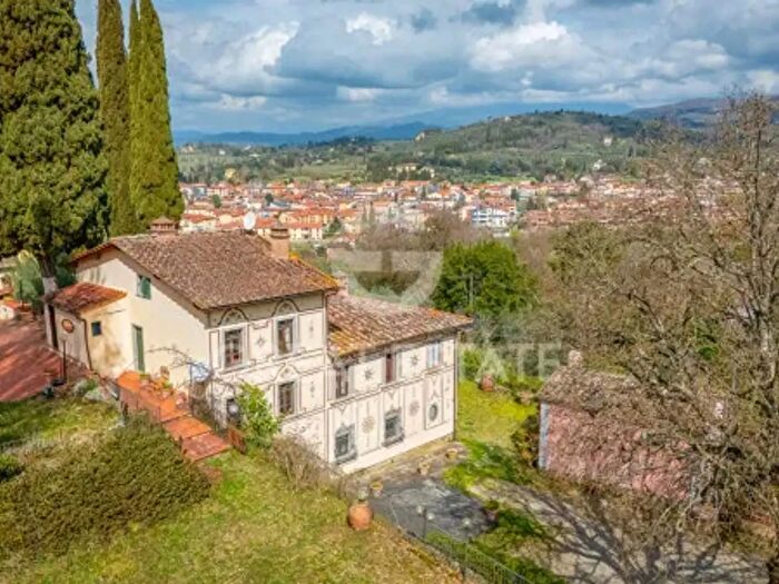 Casa con 6 locali in vendita in Via Fiorentina, Arezzo