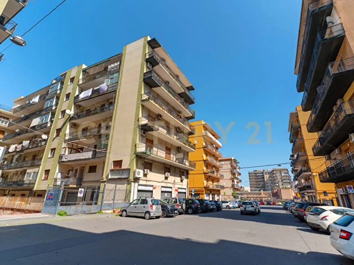 Appartamento trilocale in vendita in Via Giuseppe Patanè, Catania