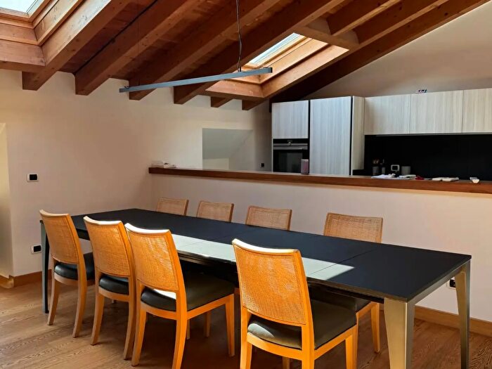 Appartamento trilocale in affitto in Via Monte Sabotino, Lecco