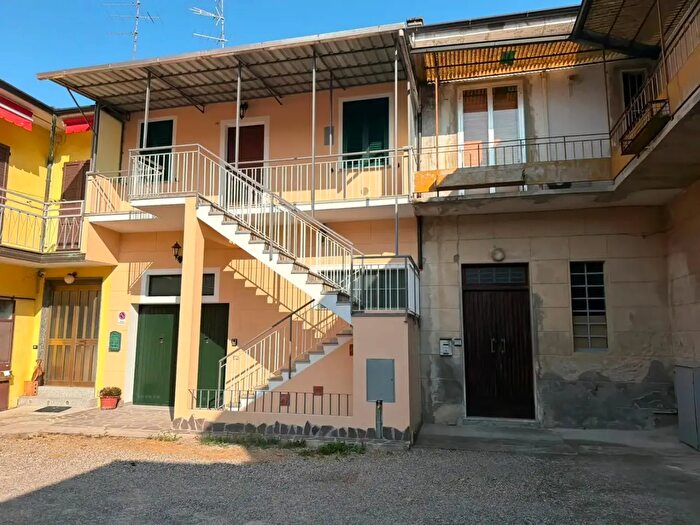 Casa trilocale in vendita in Emilia, Broni