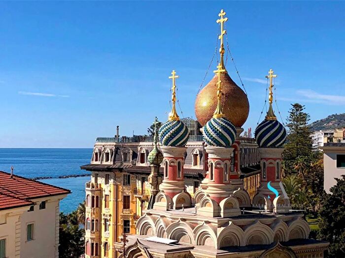 Appartamento trilocale in affitto in Via Giacomo Matteotti, Porto Vecchio, Sanremo