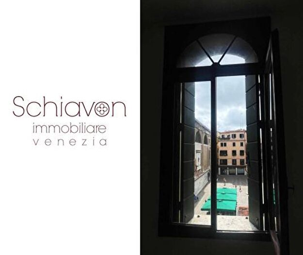 Appartamento con 5 locali in vendita in Venezia