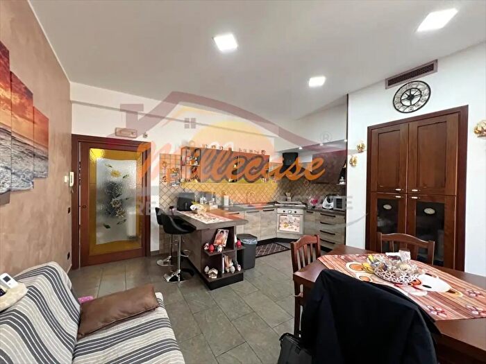 Appartamento trilocale in vendita in Via Grotta Santa, Siracusa