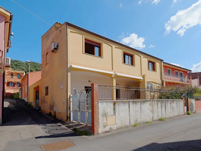 Casa con 7 locali in vendita in Via Alberto Lamarmora, Teulada