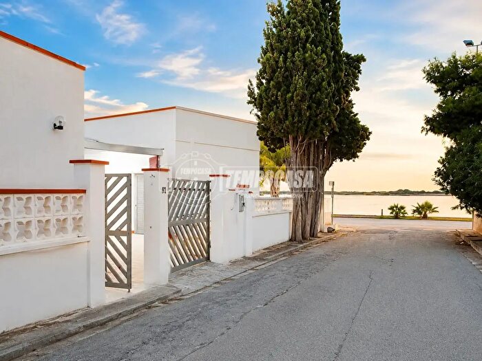 Casa quadrilocale in vendita in Via Bucarest, Porto Cesareo