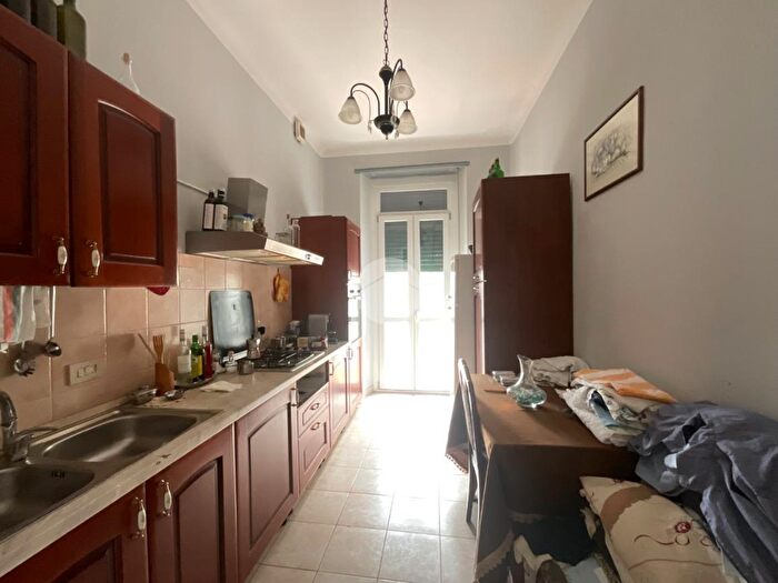 Appartamento trilocale in vendita in Via Digione, Torino