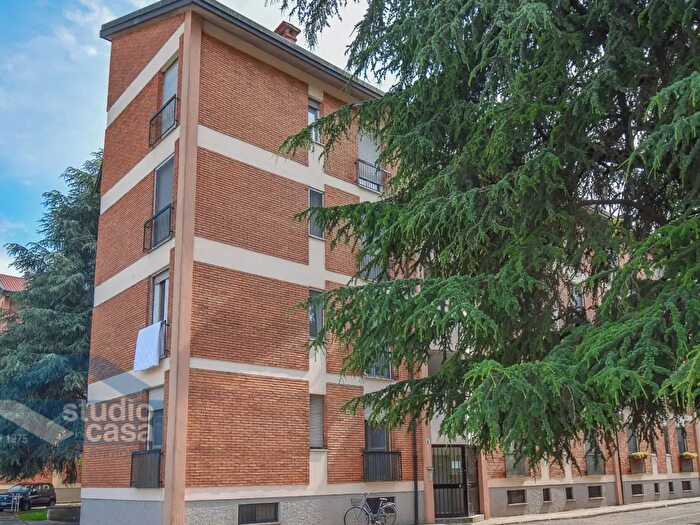 Appartamento trilocale in vendita in Viale Calabria a, Lodi