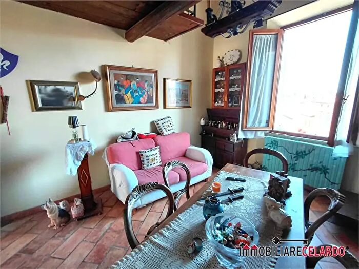 Appartamento trilocale in vendita in Colle Di Val D'Elsa