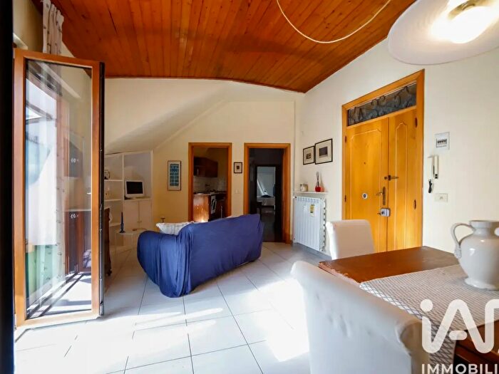 Appartamento con 6 locali in vendita in Via Pietro Pifferi, Arcidosso