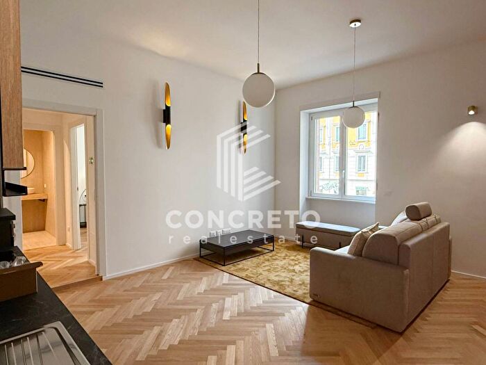Appartamento trilocale in affitto in Via Edmondo De Amicis, SantAmbrogio, Milano