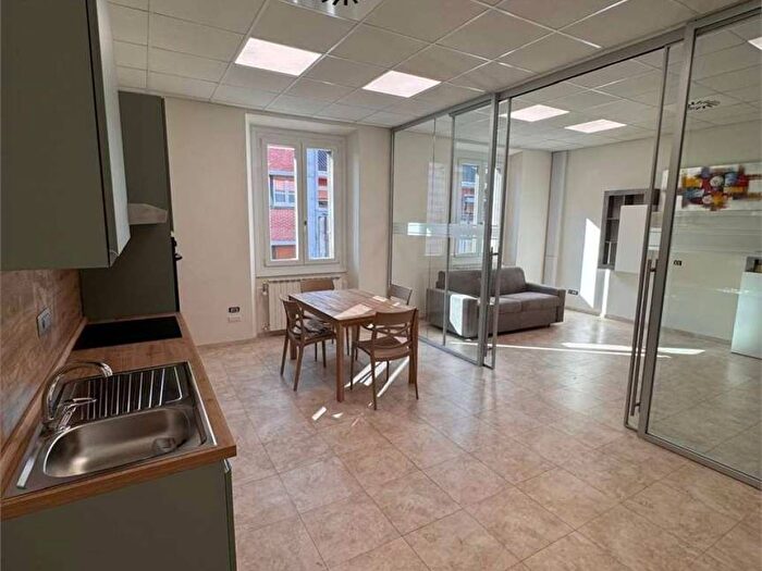 Appartamento trilocale in affitto in Via Morosini, Centro, Varese