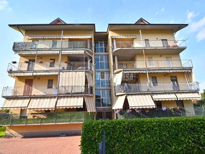 Appartamento con 6 locali in vendita in Via Primo Levi, Brandizzo