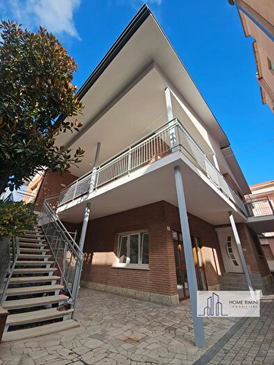 Casa con 6 locali in vendita in Via Pallotta, Rimini