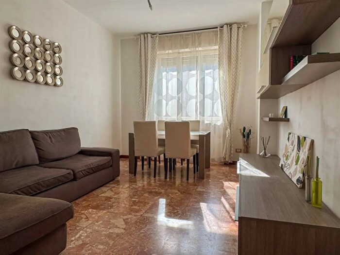 Appartamento trilocale in vendita in Via Calabria, Vigevano