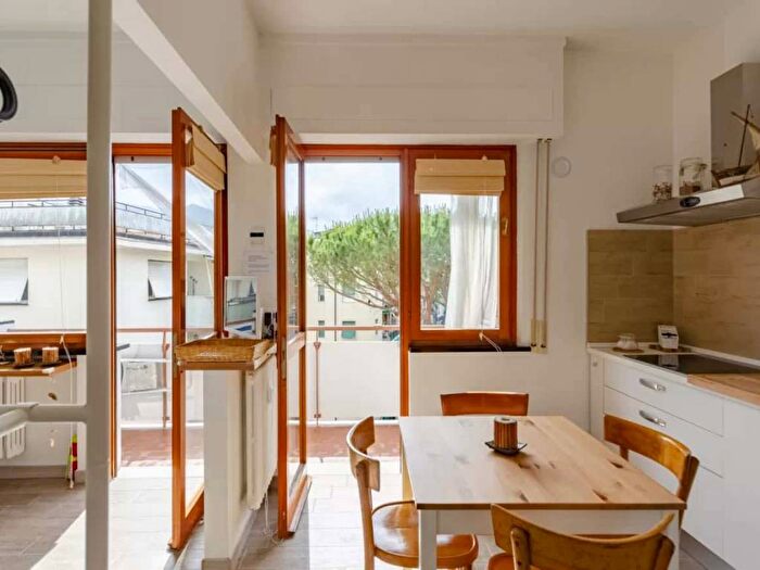 Appartamento bilocale in affitto in Via Nino Bixio, Golf Castellino, Rapallo