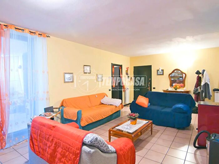 Appartamento trilocale in vendita in Romentino