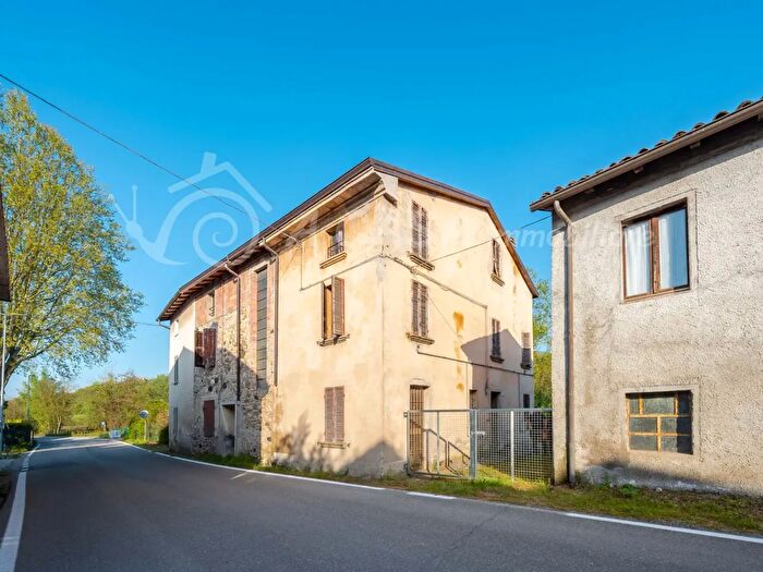 Casa con 5 locali in vendita in Strada Val Sporzana, Fornovo Di Taro