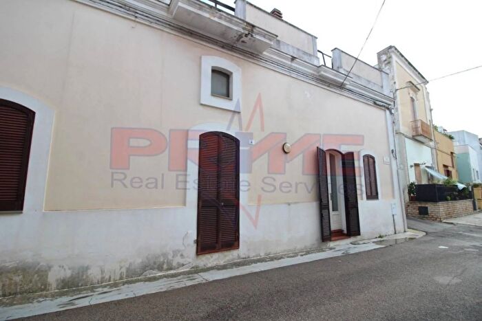 Casa con 5 locali in vendita in Via Aragona Tuglie, Tuglie