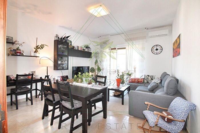 Appartamento trilocale in vendita in Via Privata delle Magnolie, Rapallo