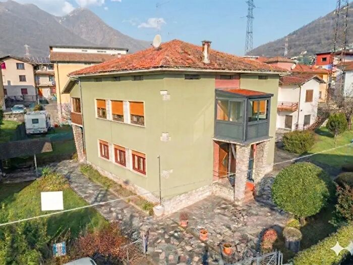 Appartamento trilocale in vendita in Via Privata Maffioli, Pianico