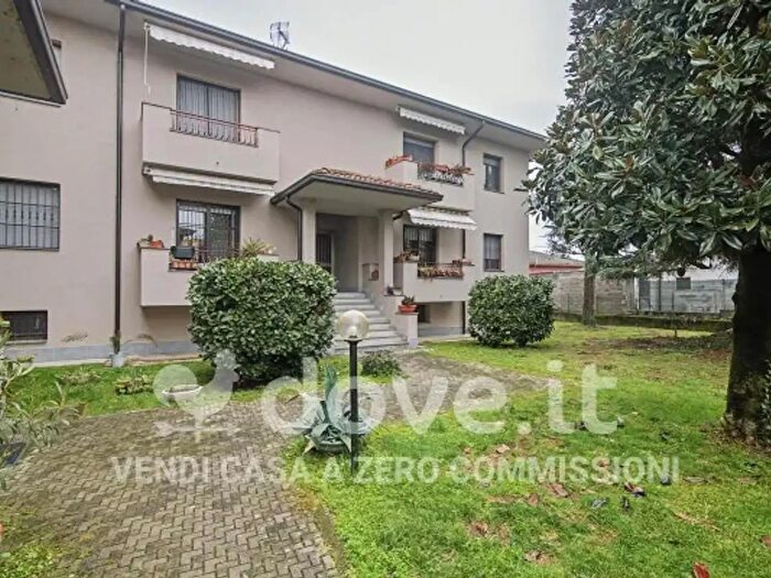 Appartamento trilocale in vendita in Via IV Novembre b, Vidigulfo