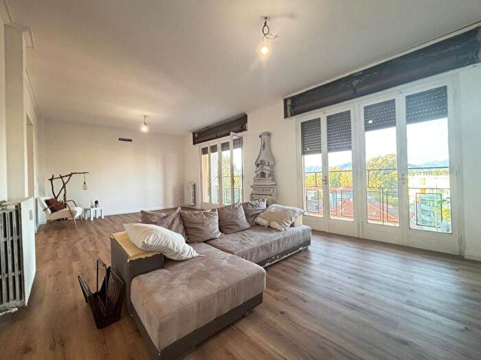 Appartamento con 5 locali in vendita in Via Augusto Mancini, Sant'Anna, Lucca