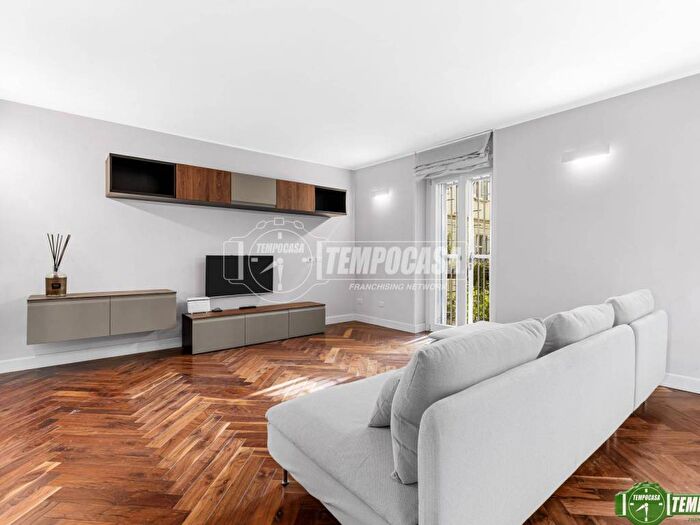 Appartamento bilocale in affitto in Via Castelfidardo, Moscova, Milano