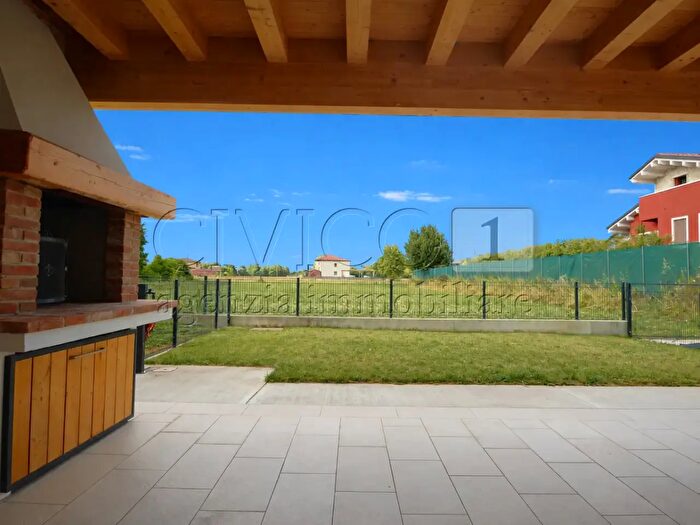 Casa con 10 locali in vendita in Via Ponte, Castegnero