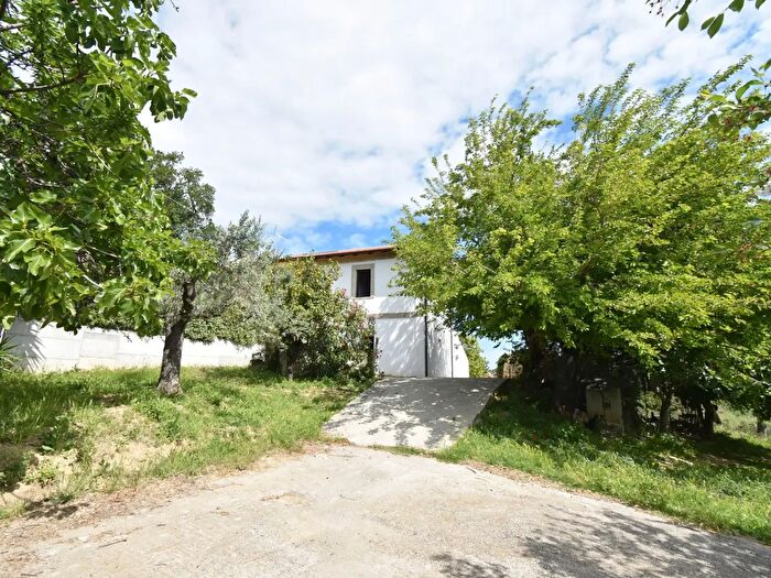 Casa trilocale in vendita in Via Codalfa Snc, Vasto